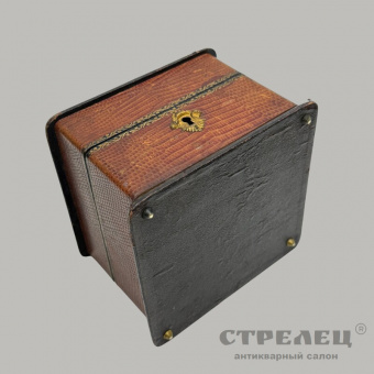 фото — стопка русская серебряная, в футляре, 19 век